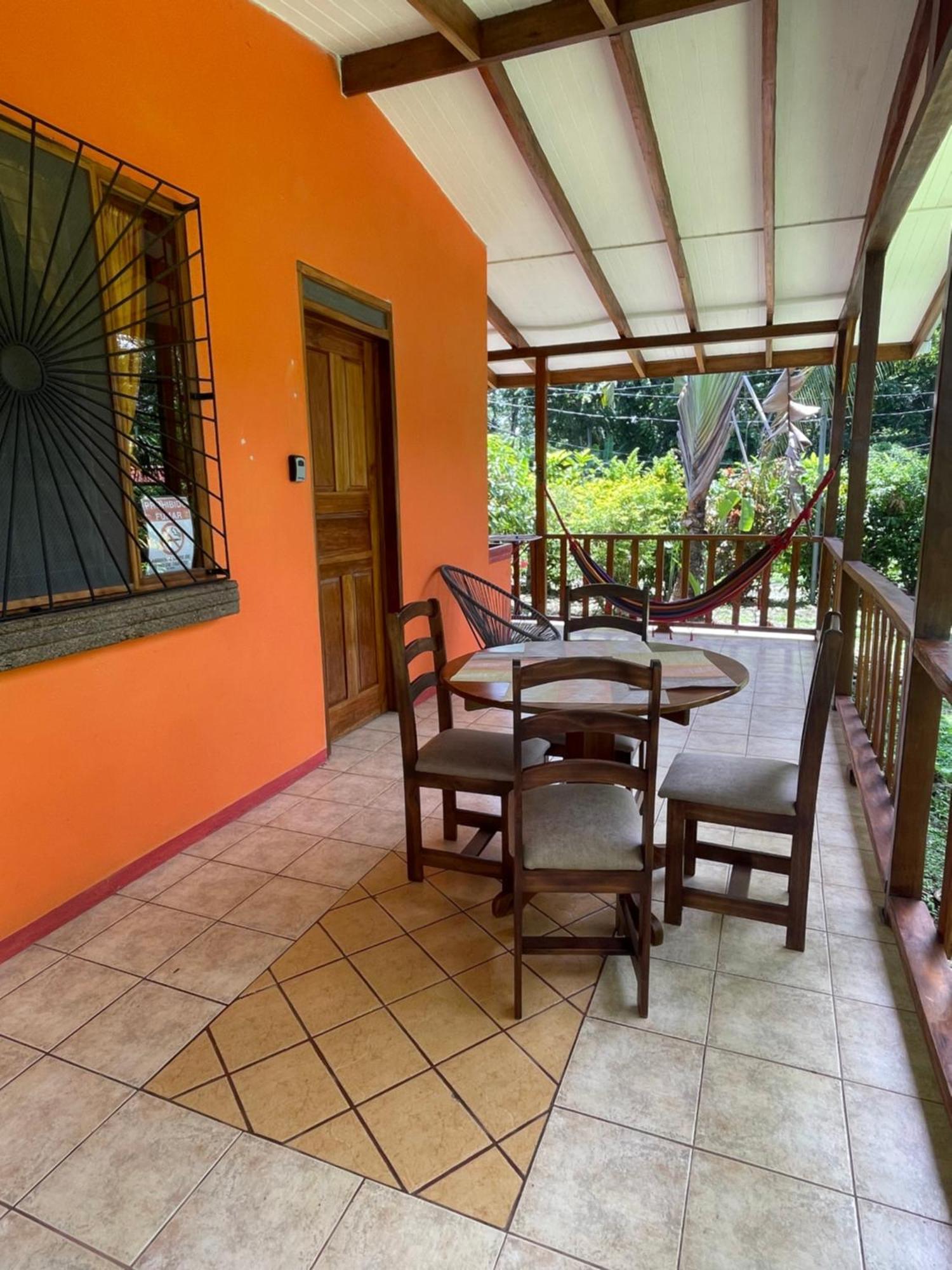 Cabinas Caribe Luna Cahuita Exterior foto